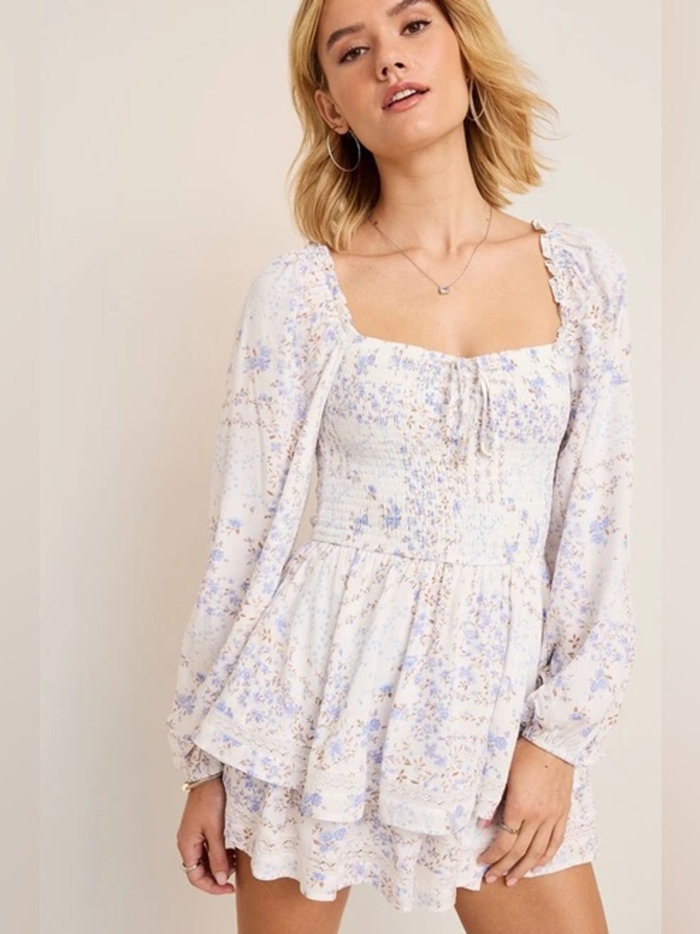 Francesca’s Blue & White Floral Smocked Long Sleeve Romper Size Large